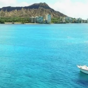 Private charter cruise exploring Oahu’s North Shore waters