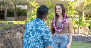 Maui Solo Traveler Lei Greeting – Kahului Airport