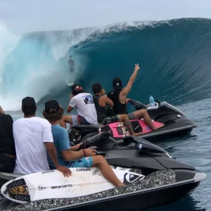 Taxi boat approaching the waves at Teahupo'o Tahiti Pro