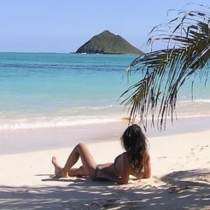 Relaxing day at Kailua Beach with fine white sand