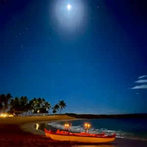 30-minute evening canoe ride under Hawaiian stars