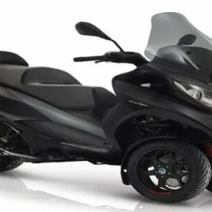 Piaggio MP3 500cc scooter with three wheels