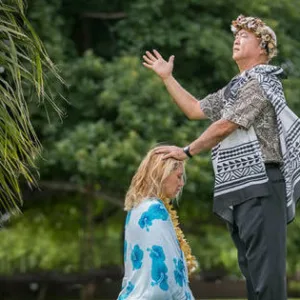 Small group visiting Oahu’s sacred and historical sites